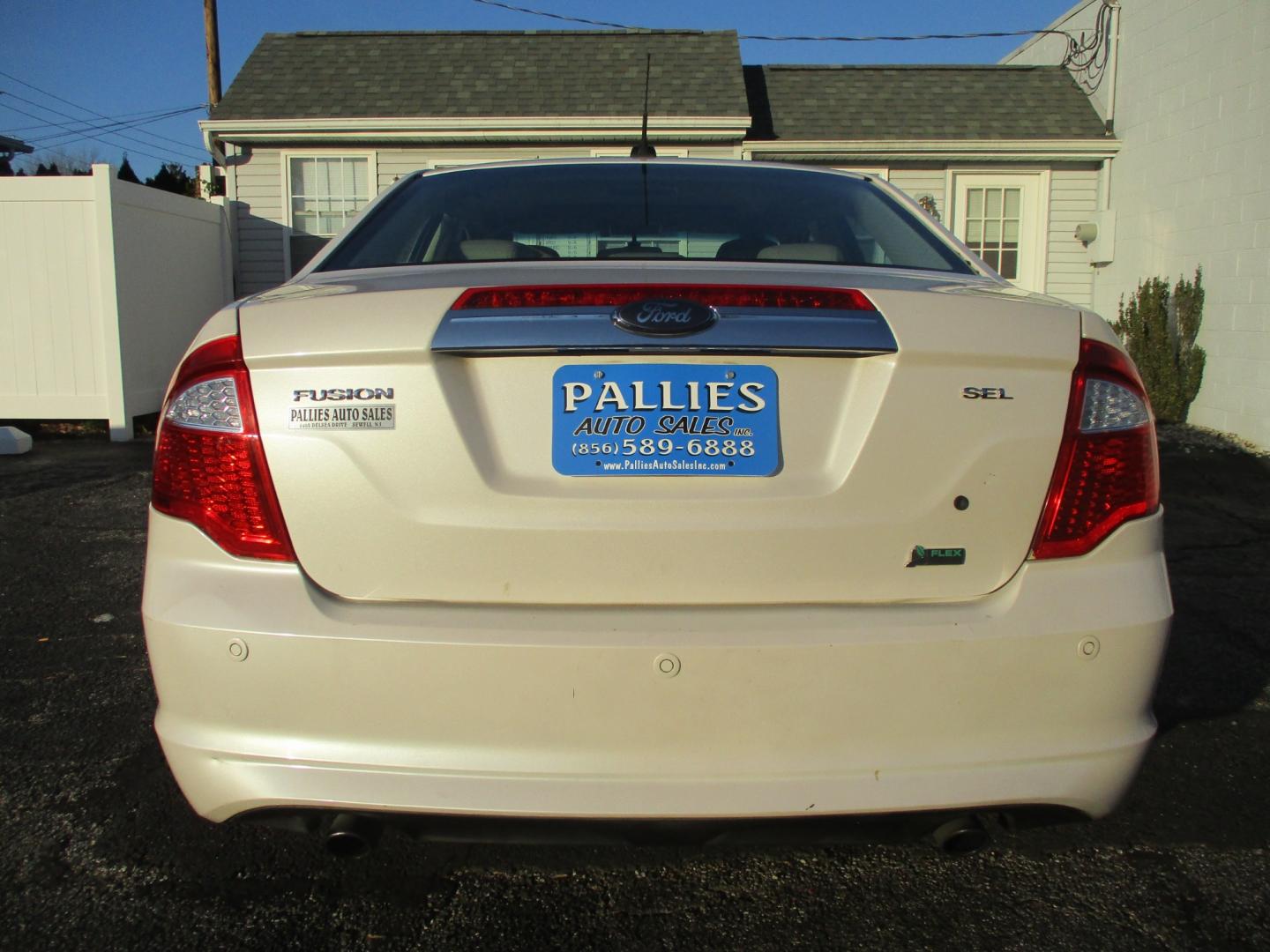 2010 WHITE Ford Fusion V6 SEL (3FAHP0JG5AR) with an 3.0L V6 DOHC 24V engine, AUTOMATIC transmission, located at 540a Delsea Drive, Sewell, NJ, 08080, (856) 589-6888, 39.752560, -75.111206 - Photo#5